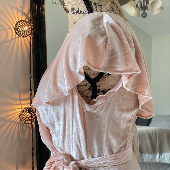 WAYF Velvet Cold Shoulder Mini Dress L NWT - Picture 12 of 16